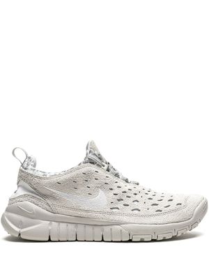 Nike baskets Free Run Trail - Gris