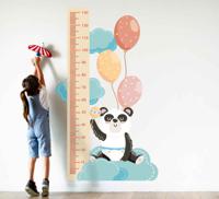 Muursticker groeimeter Baby panda kaart met luchtballonnen - thumbnail