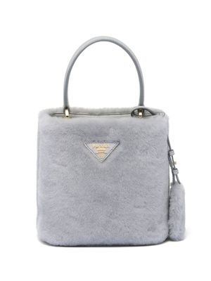 Prada mini sac Panier en peau lainée - Gris