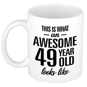 Awesome 49 year cadeau mok / verjaardag beker 300 ml   -