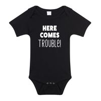 Here comes trouble cadeau baby rompertje zwart meisjes/jongens - thumbnail