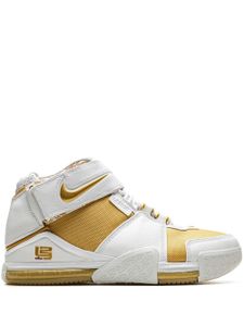 Nike baskets LeBron 2 à design à empiècements - Blanc