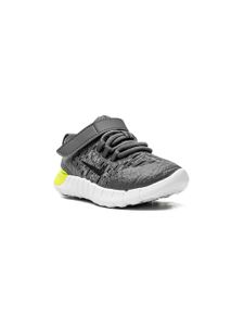 Nike Kids baskets Free Run 2021 - Gris