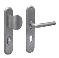 Intersteel SKG3 veiligheidsbeslag ovaal greep/klink Luzern met kerntrekbeveiliging rvs getrommeld PC 72mm - thumbnail