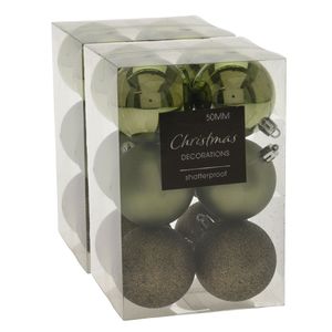 24x stuks kerstballen mix groen tinten kunststof 6 cm