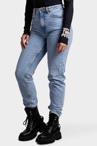 Guess Mom Jeans Dames Lichtblauw - Maat 26 - Kleur: Lichtblauw | Soccerfanshop