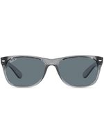 Ray-Ban lunettes de soleil RB2132 New Wayfarer à monture carrée - Gris