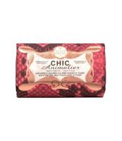 Nesti Dante chic animalier wild orchid, red rea leaves & tiare zeep 250gr.