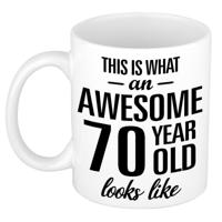 Awesome 70 year verjaardag cadeau - koffiemok - beker - wit - 330 ml