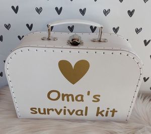 Koffertje &apos;&apos;oma&apos;s survival kit&apos;&apos; div. kleuren