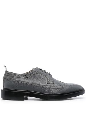 Thom Browne chaussures en cuir à bout en amande - Gris