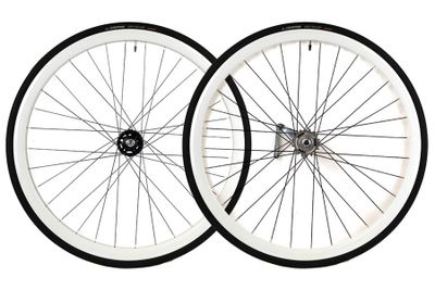 Santafixie Terugtrapem 30mm Wielset + Binnenbanden + Banden - Wit Santafixie Terugtrapem 30mm Wielset + Binnenbanden + Banden - Wit