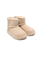 UGG Kids bottines en daim Mini II à patch logo - Tons neutres