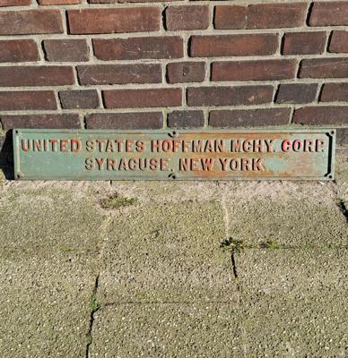 USA Hoffman Machinery Corp. Gietijzer Bord - 87 x 14cm - Origineel