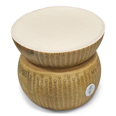 Parmigiano Reggiano D.O.P. - 24 maanden | 20 kg - - Schaal 50+