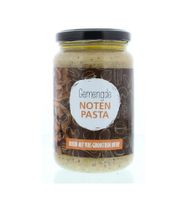 Gemengde noten pasta