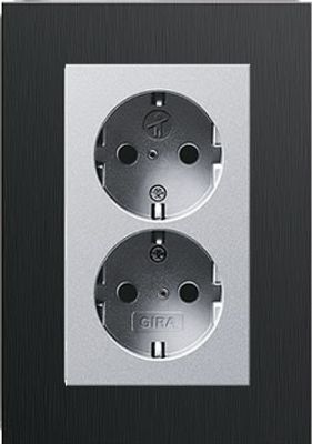 Dubbel stopcontact aluminium met Gira esprit aluminium zwart afdekraam recht