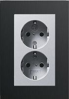 Dubbel stopcontact aluminium met Gira esprit aluminium zwart afdekraam recht
