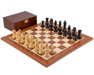 Omlaag gericht zwart kampioenschap schaakset