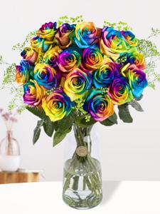 Regenboog rozen met groen gipskruid