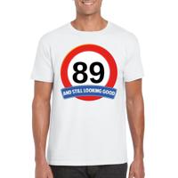 89 jaar and still looking good - t-shirt verkeersbord print - wit - heren - verjaardag