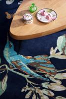 Wedgwood - Wedgewood Hummingbird Navy 037818 - 120x180 cm Vloerkleed Wedgwood - Wedgewood Hummingbird Navy 037818 - 120x180 cm Vloerkleed