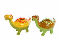 DinoWorld spaarpot groen/oranje a2 aardew 21,5x8,3x16,6cm DinoWorld spaarpot groen/oranje a2 aardew 21,5x8,3x16,6cm