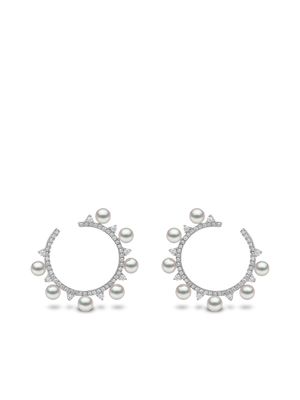 Yoko London boucles d'oreilles Sleek en or blanc 18ct ornés de diamants et de perles Akoya - Argent