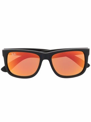 Ray-Ban lunettes de soleil Justin à verres miroirs - Noir