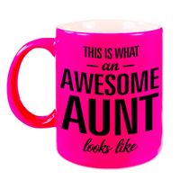 Awesome aunt /tante cadeau mok / beker neon roze 330 ml - thumbnail