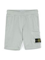 Stone Island Junior pantalon cargo à patch Compass - Gris