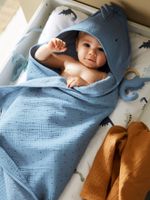 Baby-badcape in katoengaas + washandje KLEINE DINO blauw Baby-badcape in katoengaas + washandje KLEINE DINO blauw