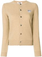 Comme Des Garçons Play cardigan à patch logo - Tons neutres