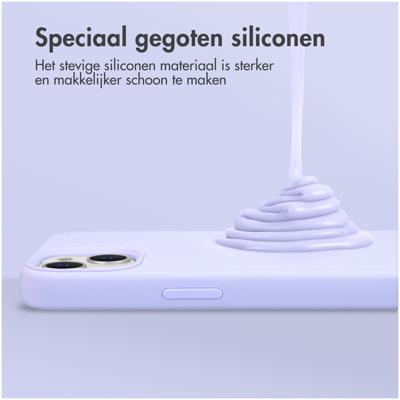 AccezzLiquid Silicone Backcover met MagSafe iPhone 16 Telefoonhoesje Paars