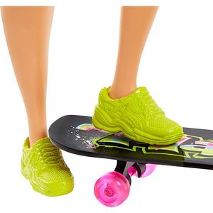 Mattel Extra Doll #4 - with Skateboard & 2 Kittens pop