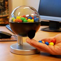 Candy Dispenser met Touch Sensor - thumbnail