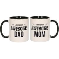 Freaking Awesome Dad en Mom koffiemokken - Cadeau bekers set - voor Papa en Mama