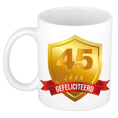 Leeftijd cadeau koffiemok - 45 jaar - Gefeliciteerd - Gouden schild - jubileum - verjaardaardag