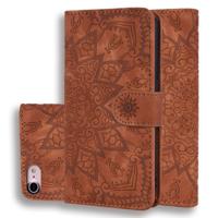 Kalf patroon dubbele vouwen ontwerp reliëf lederen draagtas met portemonnee & houder & kaartsleuven voor iPhone 8 & 7 (bruin)