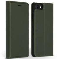 Accezz Premium Leather Slim Book Case voor Apple iPhone SE (2022 / 2020) / 8 / 7 / 6(s) Telefoonhoesje Groen Accezz Premium Leather Slim Book Case voor Apple iPhone SE (2022 / 2020) / 8 / 7 / 6(s) Telefoonhoesje Groen