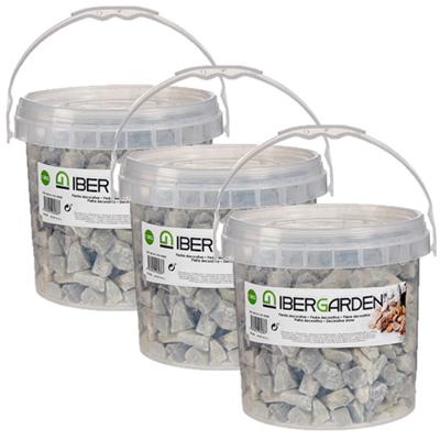 Decoratie steentjes/kiezels - 3x pakjes - lichtgrijs - grof - 3 kg - voor bloempot/plantenbak - aqua
