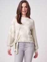 Trui met tie-dye print en knoop aan de zoom van biologische cashmere