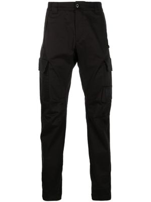 C.P. Company pantalon cargo à patch logo - Noir