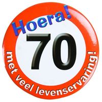 Button 70 jaar verkeersbord