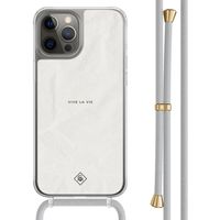 iPhone 12 (Pro) hoesje met grijs koord - Vive la vie