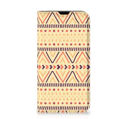 iPhone 13 Mini | Hoesje met Magneet | Aztec Yellow