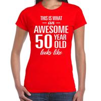 Awesome 50 year cadeau t-shirt - rood - dames - Sarah / 50 jaar verjaardag cadeau