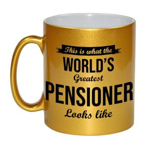 This is how the worlds greatest pensioner looks like mok / beker goud pensioen cadeau collega 330 ml