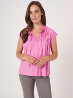 Blouse met plooitjes en koordje aan de hals