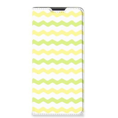 Motorola Edge 30 Pro | Hoesje met Magneet | Waves Yellow